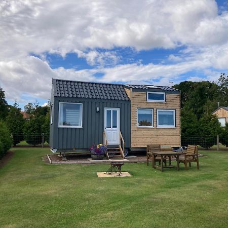 The Cedar Tiny House Villa Coldingham Bagian luar foto