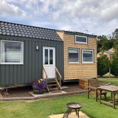 The Cedar Tiny House Villa Coldingham Bagian luar foto