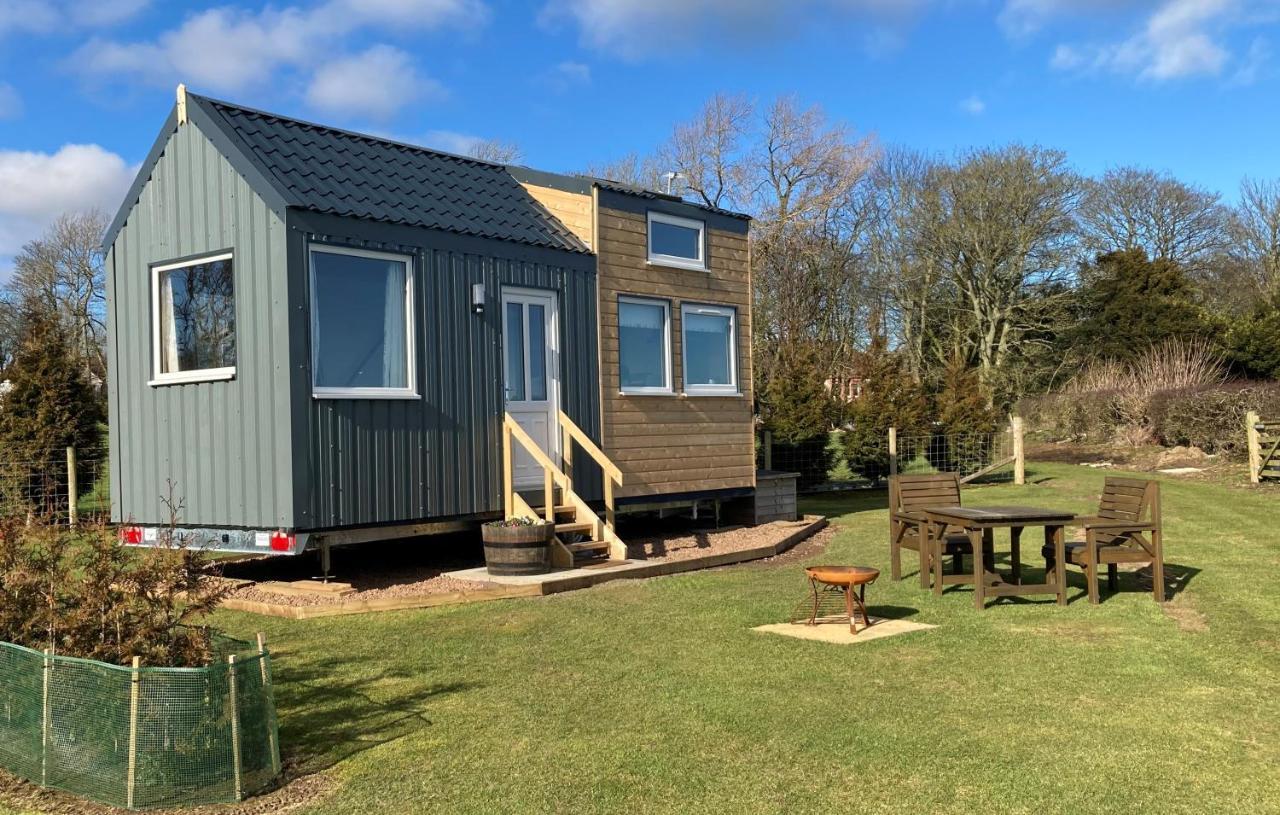 The Cedar Tiny House Villa Coldingham Bagian luar foto
