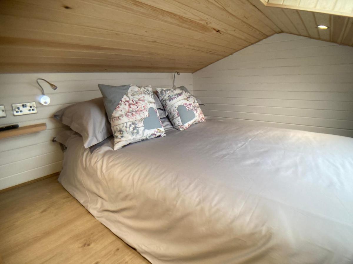 The Cedar Tiny House Villa Coldingham Bagian luar foto