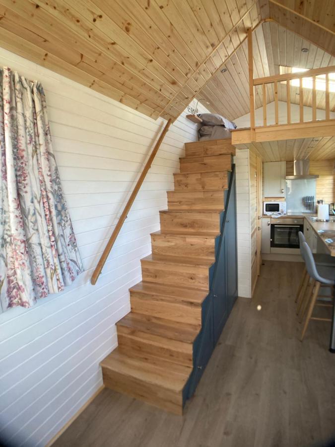 The Cedar Tiny House Villa Coldingham Bagian luar foto