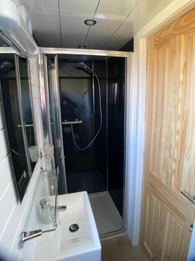 The Cedar Tiny House Villa Coldingham Bagian luar foto