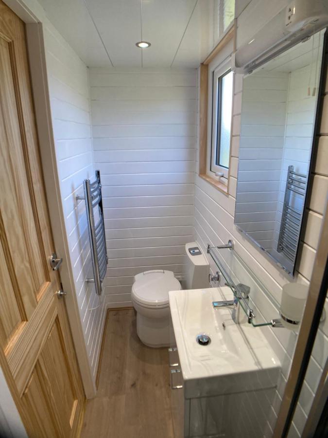 The Cedar Tiny House Villa Coldingham Bagian luar foto