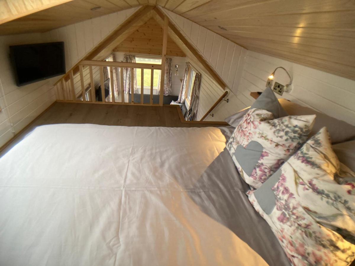 The Cedar Tiny House Villa Coldingham Bagian luar foto
