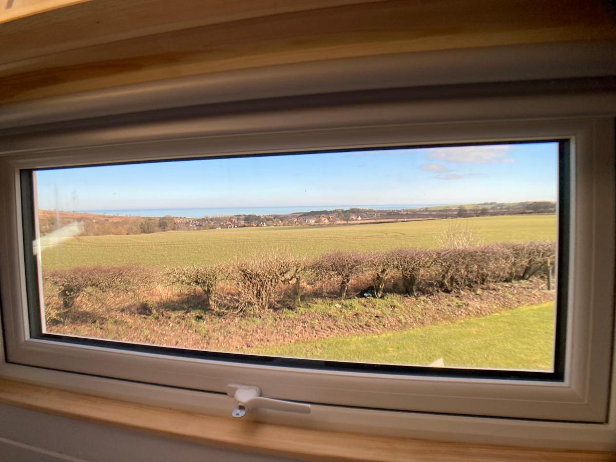 The Cedar Tiny House Villa Coldingham Bagian luar foto