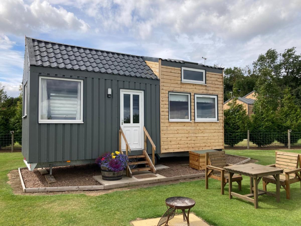 The Cedar Tiny House Villa Coldingham Bagian luar foto